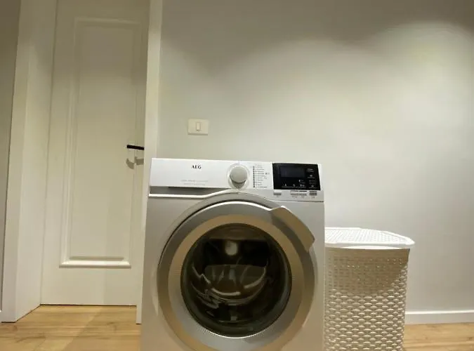 Lucas Downtown * Τίρανα