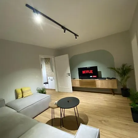 Lucas Downtown Apartment